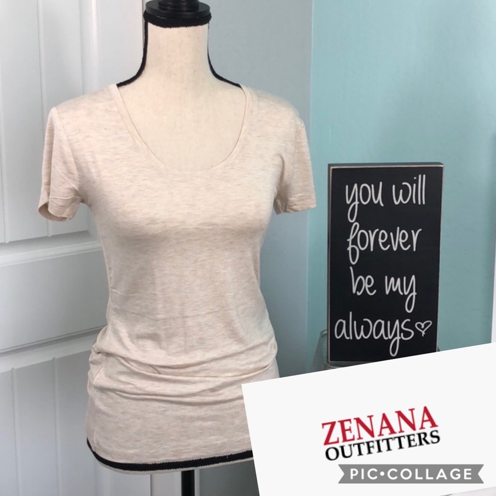 Zenana Outfitters oatmeal heathered T-shirt NWT